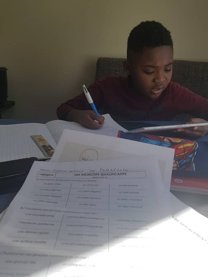 uyu arigira mu rugo yifashishije igikoresho cy'ikoranabuhanga