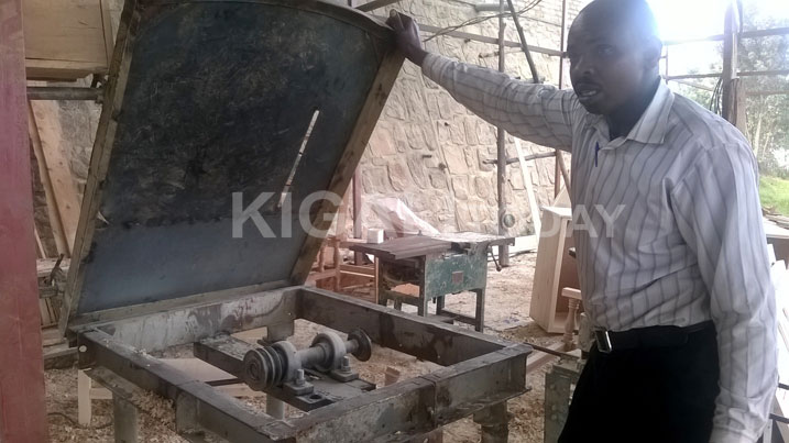 Kwikorera imishini zibaza n