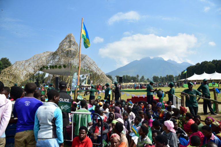 Ibirori byo Kwita Izina byitabirwa n'abantu babarirwa mu bihumbi 