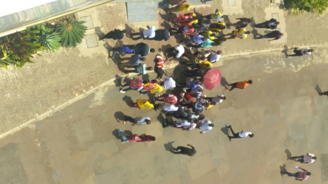 Yasimbutse avuye mu igorofa rya kane ntiyapfa