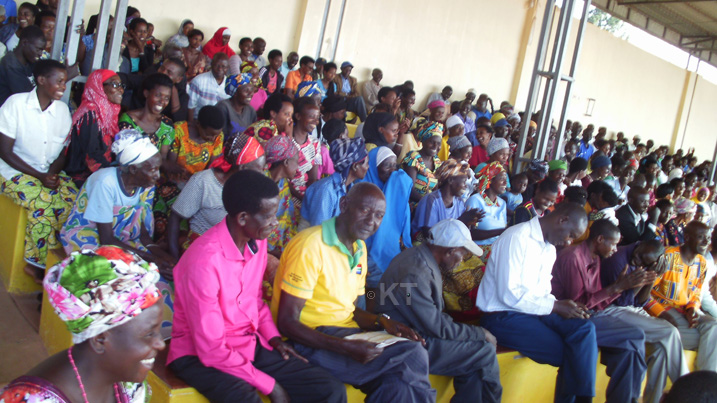 Kwiyamamaza byari byitabiriwe n'abaturage benshi ngo bumve ibyo abazatorwa bazabagezaho