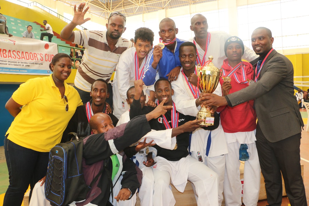 Ikipe ya Lions yegukanye igikombe muri Kumite