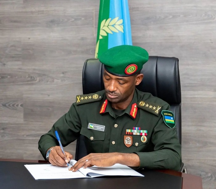 Lt Gen Mubarakh Muganga, Umugaba Mukuru wa RDF