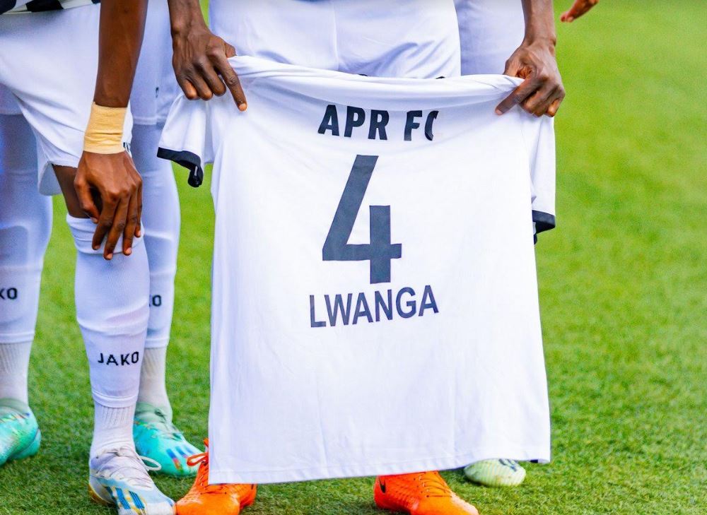 APR FC yifatanyije n'umukinnyi wayo Thaddeo Lwanga wapfushije Se