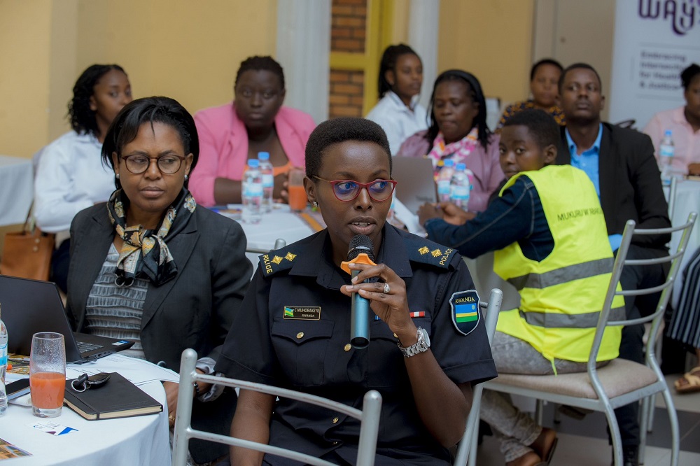 Muri ibi biganiro habayemo kungurana ibitekerezo ku cyakorwa mu kurengera abakobwa bahura n'ibibazo bitandukanye bibangamira imibereho yabo myiza