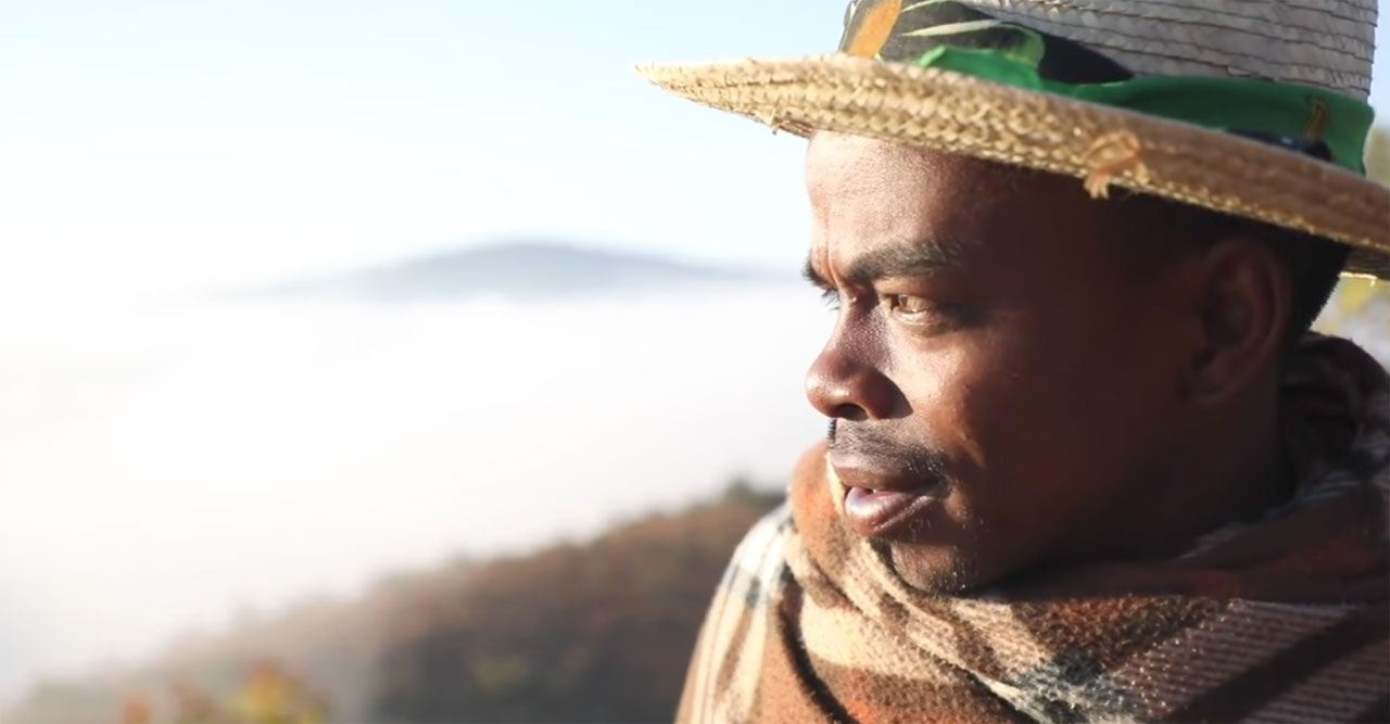 Andy Rafanambinantsoa umwe mu basore barwanye n'ikimasa agatsindwa avuga ko yizeye kuzatsinda akabona umugore 