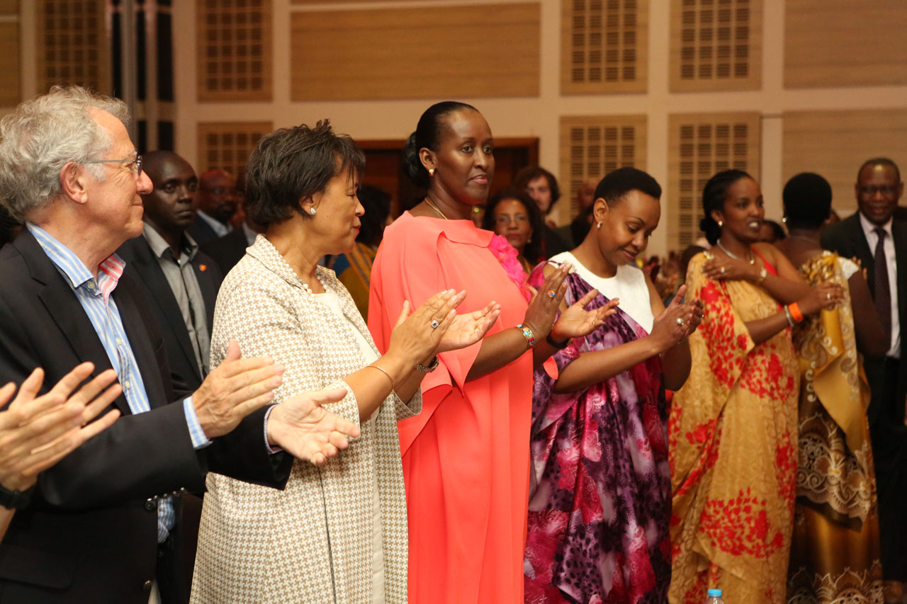 Madame Jeannette Kagame ubwo yitabiraga inama yiga ku guteza imbere abagore n'urubyiruko b'u Rwanda (Rwandan Women and Youth Empowerment Conference)