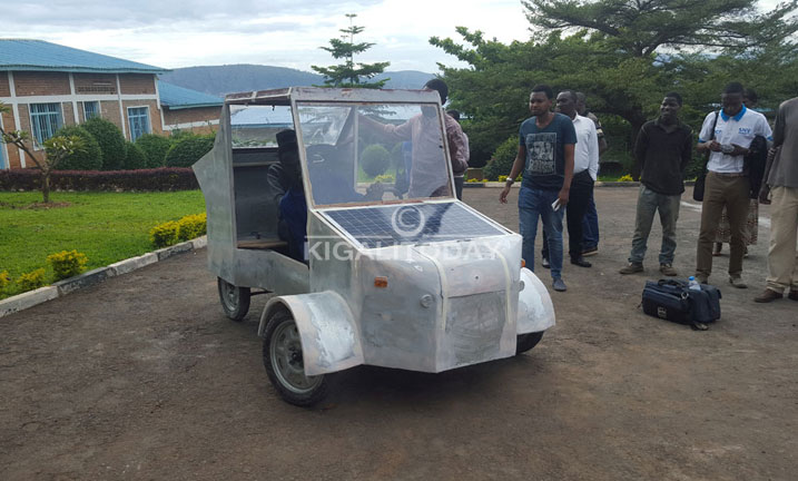 Imodoka yakozwe n'abanyeshuri b'abanyarwanda ikoresha imirasire y'izuba