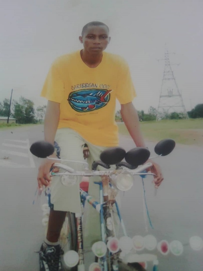 Izina Magare yarikuye ku kuba yarabanje gutwara igare ari umunyonzi