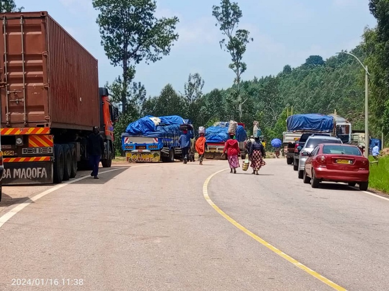 Imodoka nyinshi zari zabuze uko zigenda