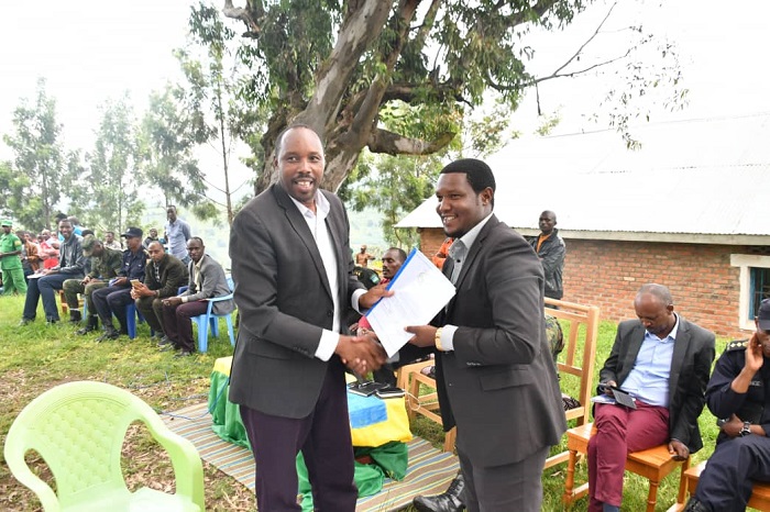 Umurenge uzajya usinyana imihigo n'akarere ariko nanone uyisinyane n'akagari n'umudugudu n'abaturage