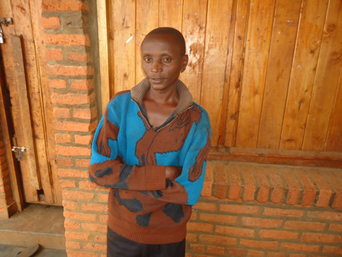 Akekwaho guca umwana ikirimi hanyuma agapfa.