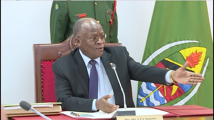 Perezida Magufuli akunze kumvikana adaha uburemere ibyerekeranye na COVID-19