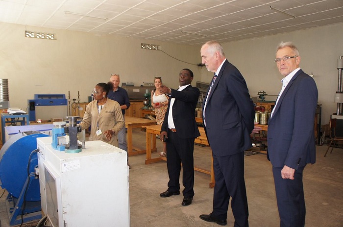 Ubuyobozi bwa Kaminuza ya Mainz bweretswe ubushakashatsi bukorwa n'abanyeshuri biga muri INES-Ruhengeri