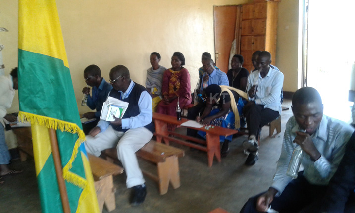 Maitre Nkongoli Laurent (wambaye amadarubindi) yemeje ko barahiye bikurikije amategeko