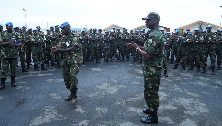 Maj Gen Alex Kagame, ukuriye Ingabo mu Ntara y'Amajyepfo, niwe wakiriye abavuye muri Sudani y'Epfo, mu mwanya w'Umugaba mukuru w'ingabo.