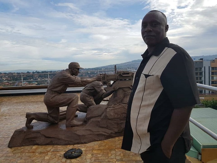 Maj. Rtd David Rwabinumi umwe mu basirikare 600 wakoreshaga imbunda yari hejuru y'inteko ishinga amategeko