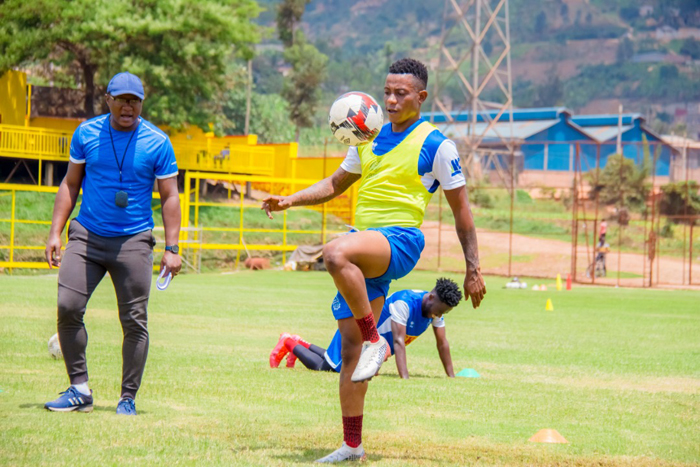 Manasseh Mutatu nawe yakoze imyitozo ya mbere muri Rayon Sports