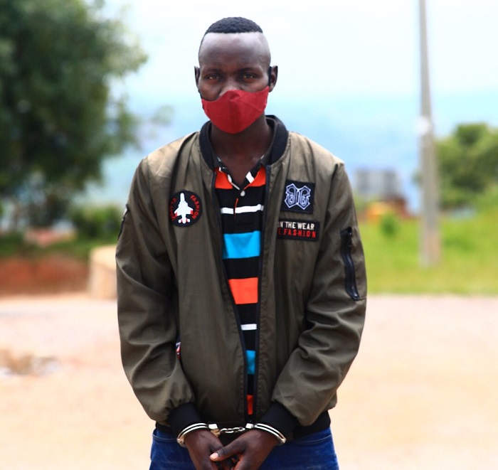 Manizabayo asaba uwo ari wese ugitekereza kubona uruhushya rwo gutwara ikinyabiziga atanze amafaranga ko yabireka kuko yaba agiye gushyira ubuzima bwe mu kaga kuko Leta yabihagurukiye