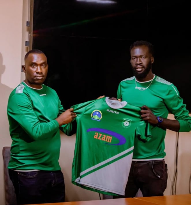 John Mano na we yahawe umwambaro wa Kiyovu FC