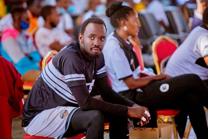 Bishobora gufata amezi 2 kugira ngo Manzi agaruke neza mu kibuga