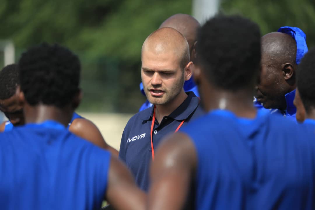  Asimbuye Marco Vasiljevic watsinze imikino ibiri gusa muri Shampiona ya Kenya