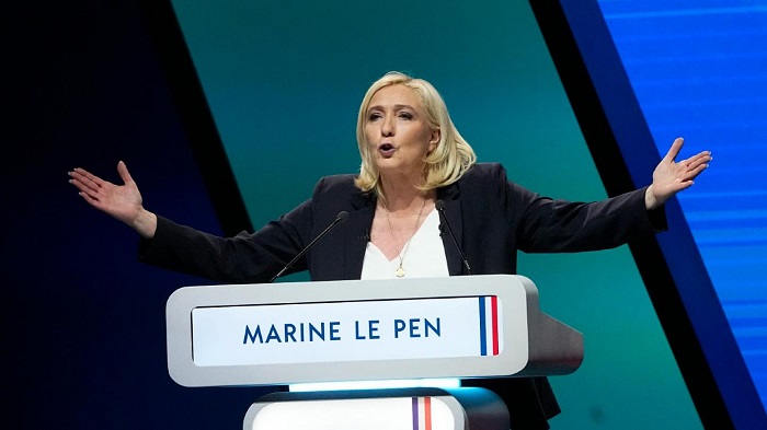 Marine Le Pen yahanganye bikomeye na Emmanuel Macron inshuro ebyiri