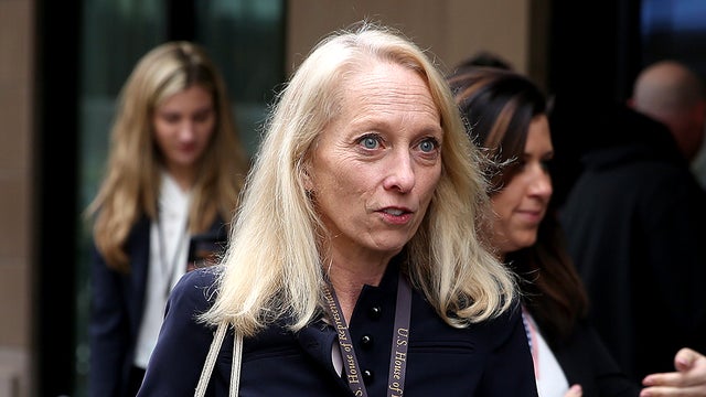 Mary Gay Scanlon yibwe imodoka n