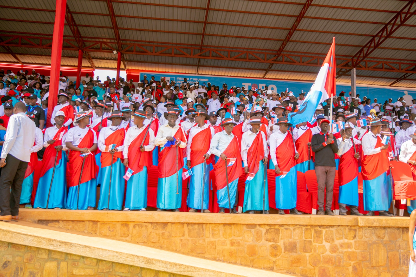 Masaka bamamaje umukandida Paul Kagame