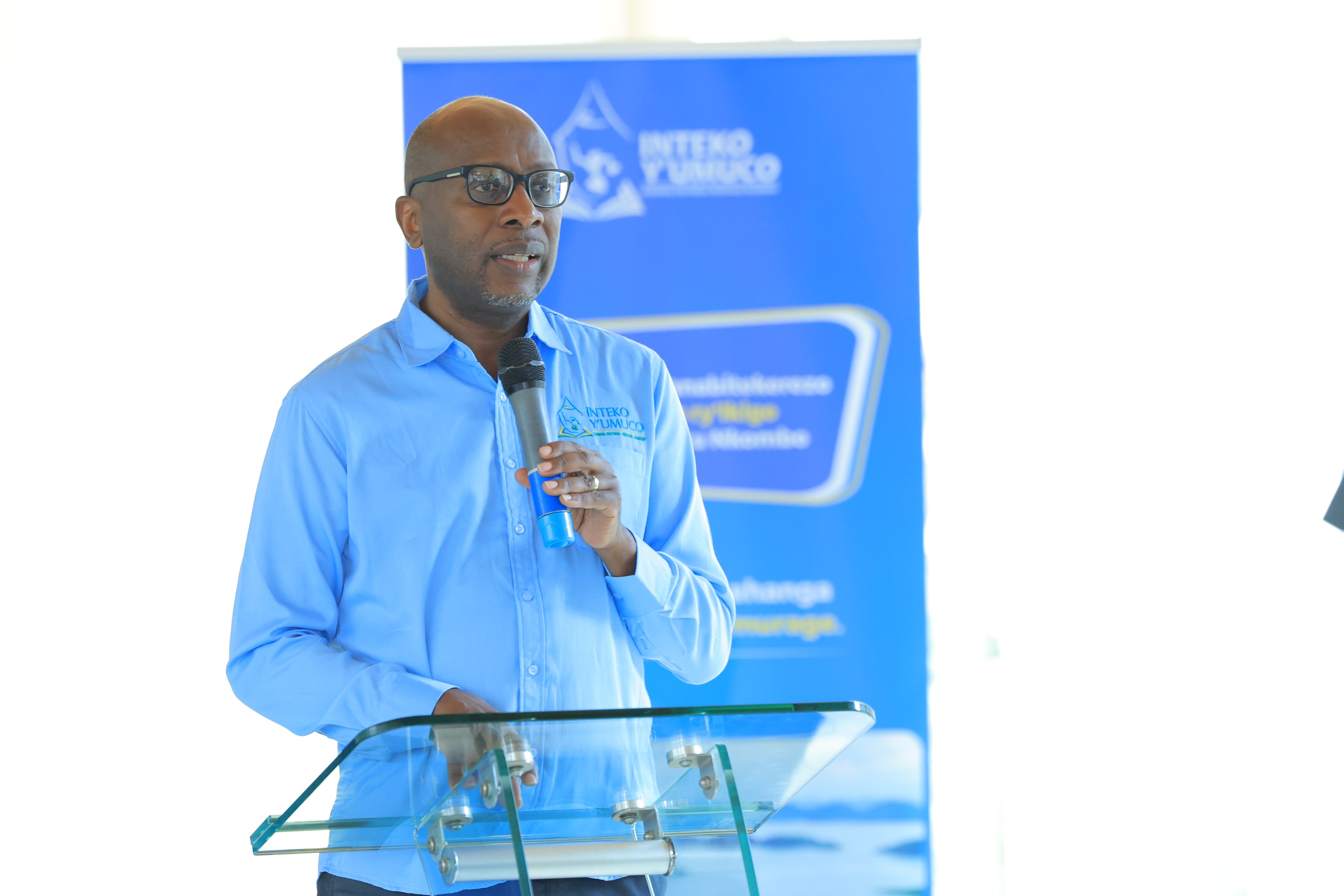 Intebe y'Inteko Prof Robert Masozera