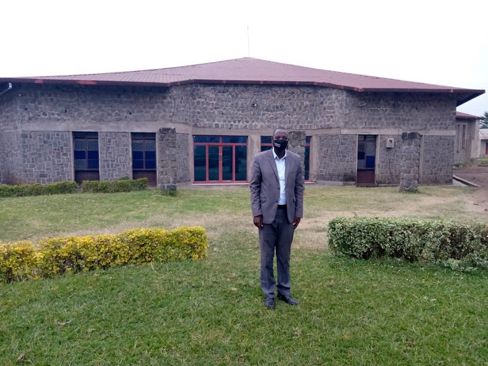 Pasiteri Matabaro Mporana Jonas ari mu bishimiye ko insengero zongeye gukomorerwa