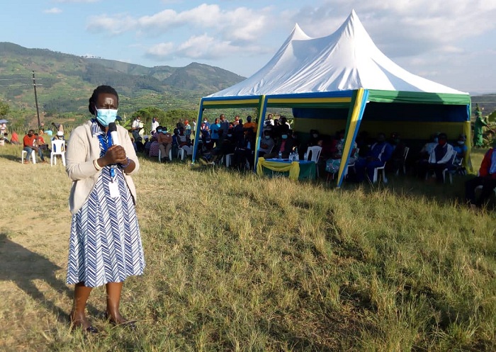 Mayor Kayitare avuga ko abaturage batarishyurwa ibyabo byangijwe n'abatarishyurwa ibyo bakoreye bagiye kwitabwaho bakishyurwa vuba