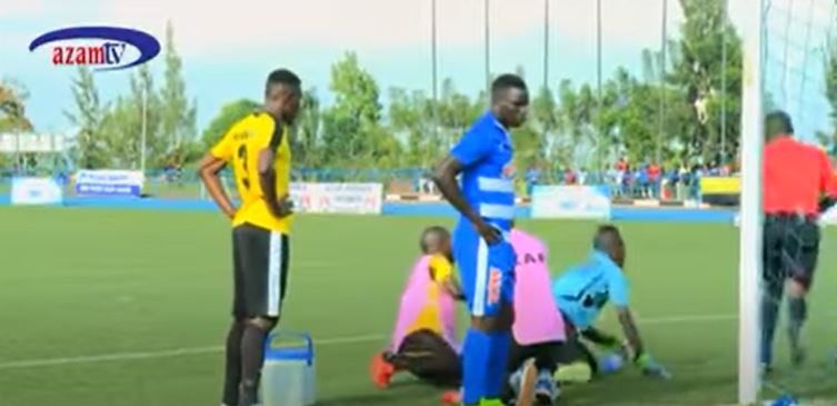 Mazimpaka wari uri kuvurwa yageze n'aho yiyaka abaganga yikanze ko ku kindi giti cy'izamu na ho yari yashyize ibyitwa amarozi hari umukinnyi wa Rayon Sports ushaka kubikuraho