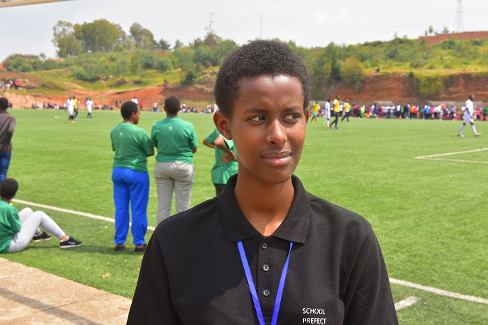 Mbabazi Clara Ange uhagarariye abanyeshuri biga muri Stella Matutina (Doyenne)