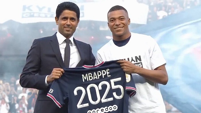 Mbappe yongeye amasezerano y