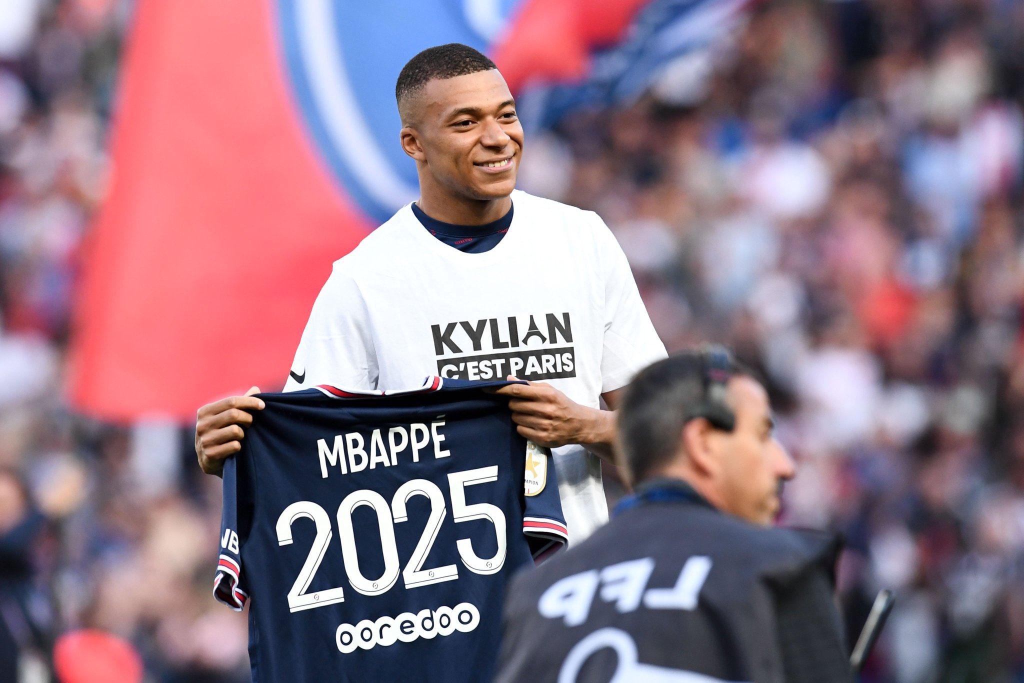 Kylian Mbappé yari yongereye amasezerano ariko arimo ingingo y