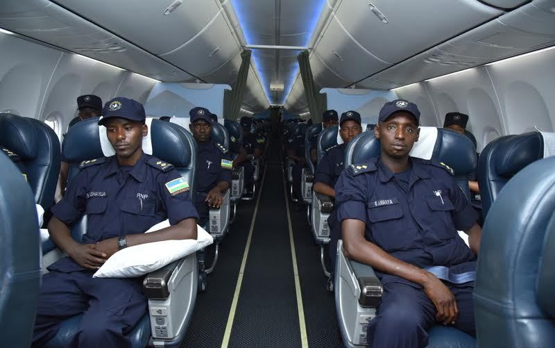 Mu ndege bitegura guhaguruka