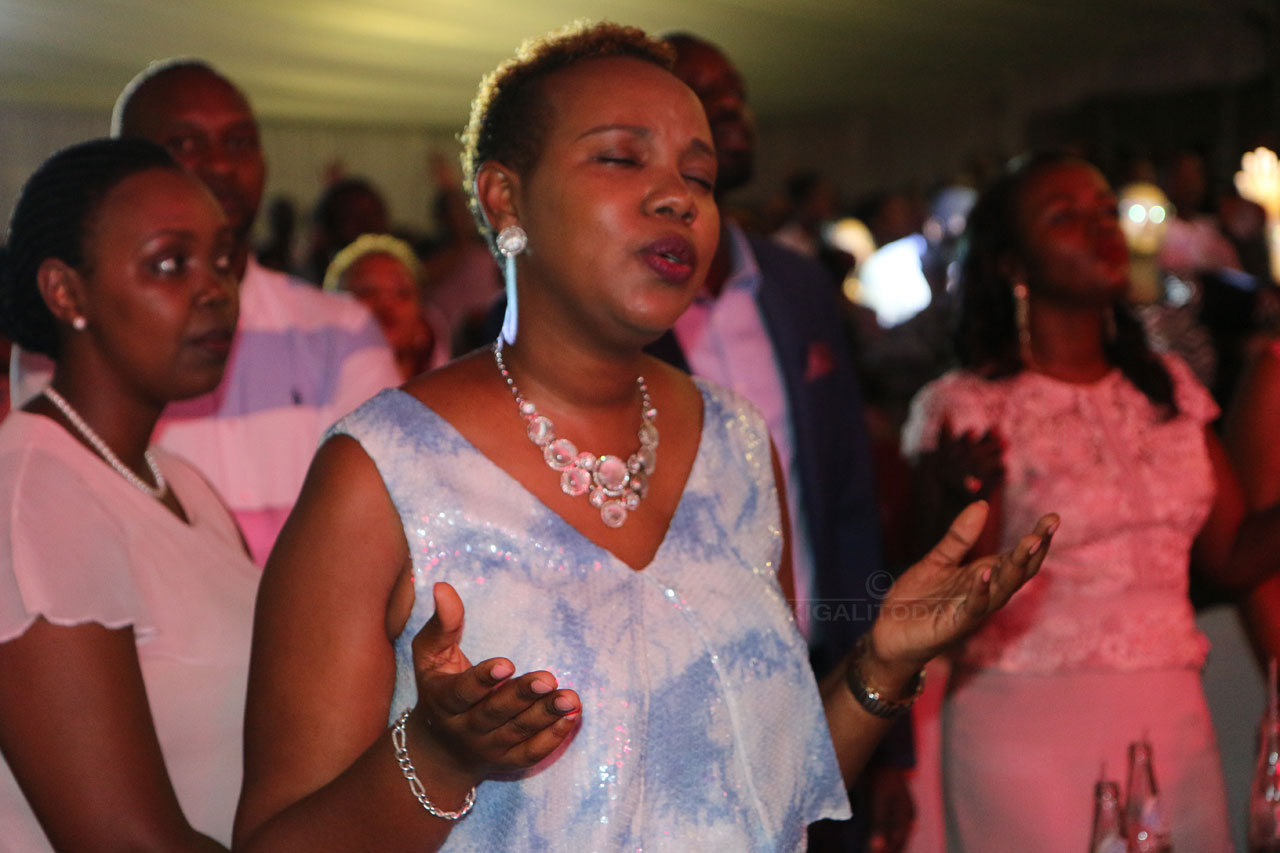 Mbonyi yaririmbiye abantu bajya mu mwuka 