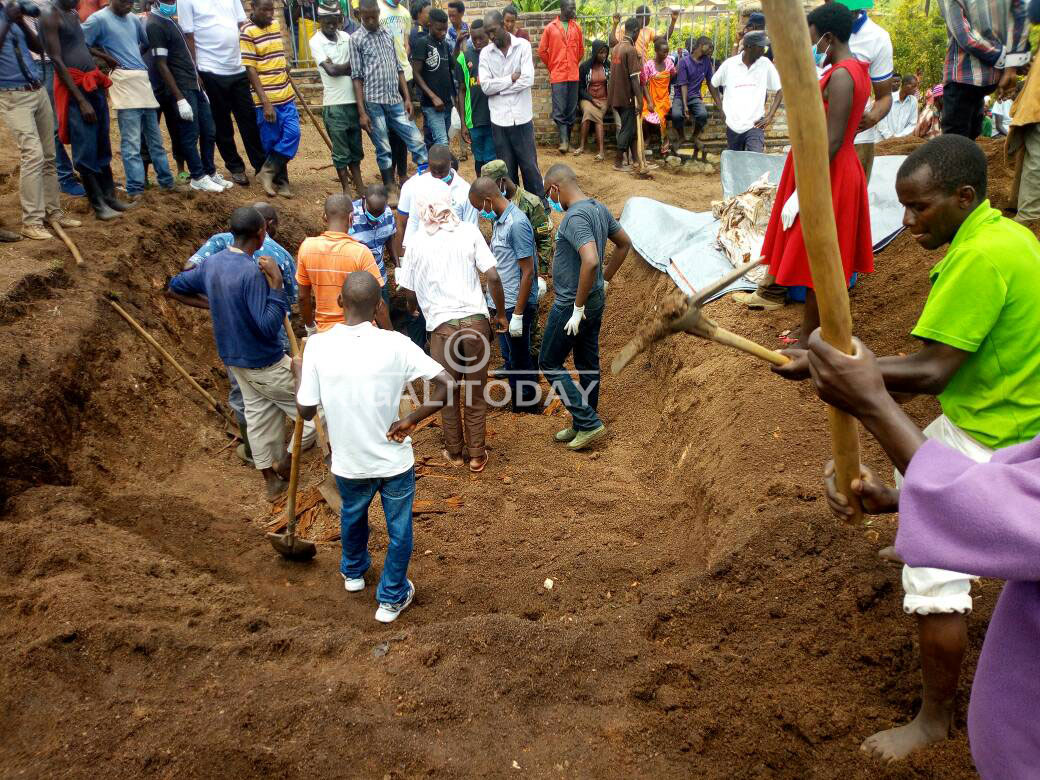 Ishyinguye nabi nayo iri gutabururwa ngo yimurwe