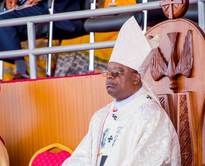 Mgr Ntihinyurwa ni we ubimburiye abandi gutura muri iyo nyubako 