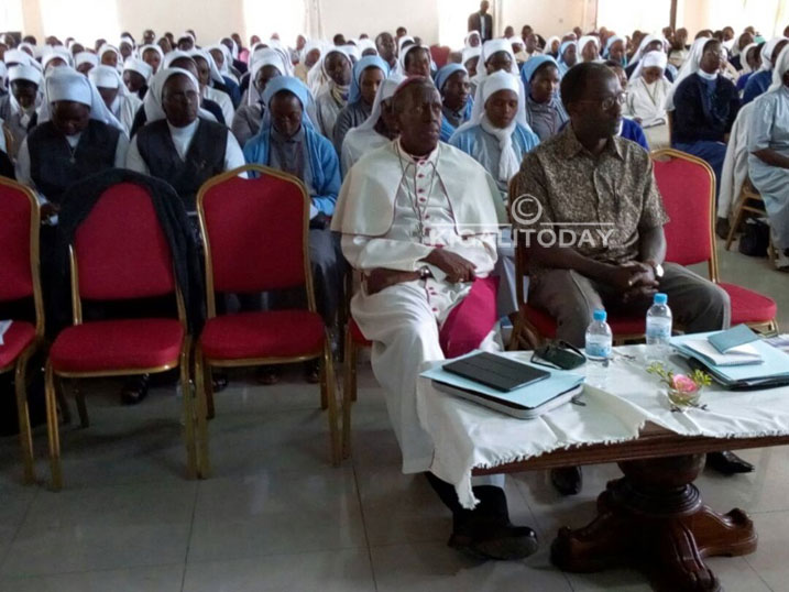 Musenyeri Smaragde Mbonyintege, Umushumba wa Diyosezi ya Kabgayi yavuze ko bitazagorana ku bakirisitu kumva iyi gahunda