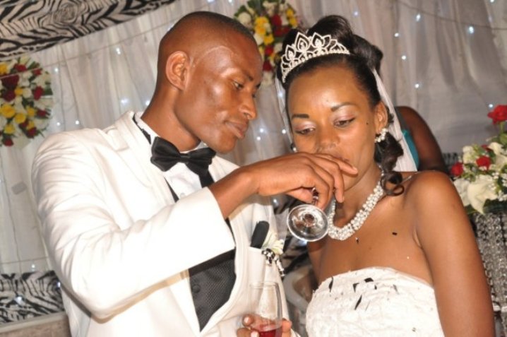 Babimburira abandi kwica inyota