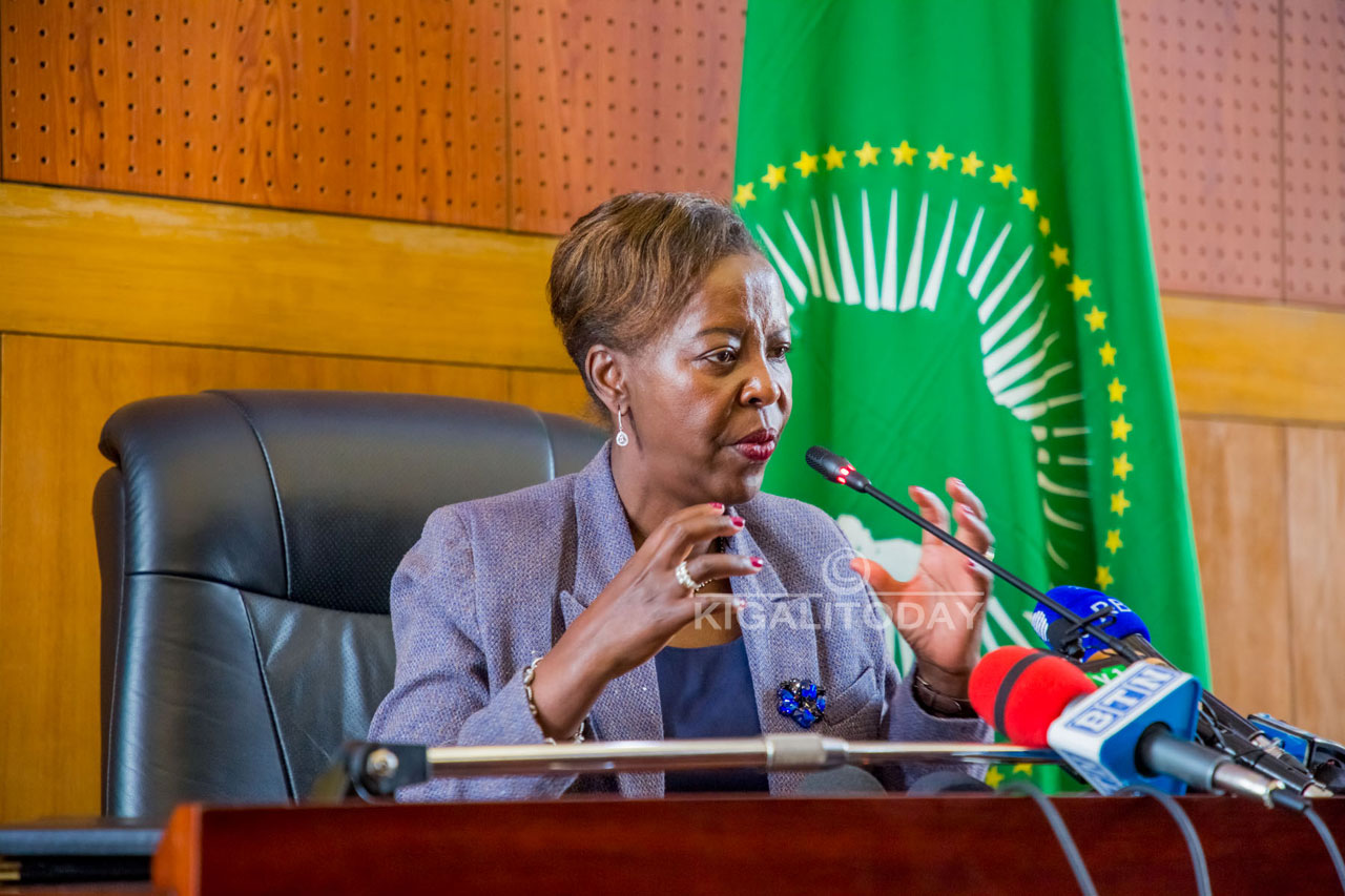 Minisitiri Mushikiwabo yihangangirije abasaba ubuhungiro mu Rwanda kwitegura gukurikiza amategeko yarwo