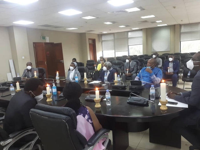 MINISANTE hamwe n'ibigo biyishamikiyeho bibutse abari abakozi b'iyo Minisiteri bishwe muri Jenoside yakorewe Abatutsi