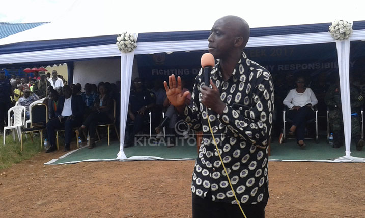 Minisitiri Kaboneka arasaba abaturage kubungabunga ibikorwa remezo bagezwaho