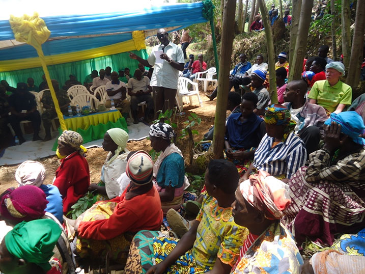 Minisitiri Busingye yasabye abagore gutunga agatoki abagabo babo bacuruza n