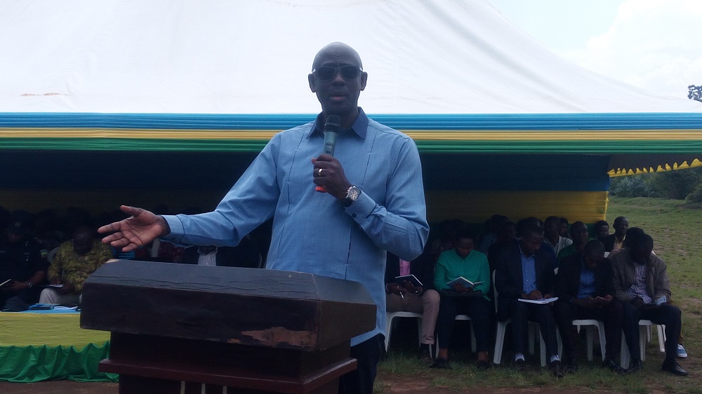 Minisitiri Johnston Busingye agira inama abantu yo kudatinda mu manza 