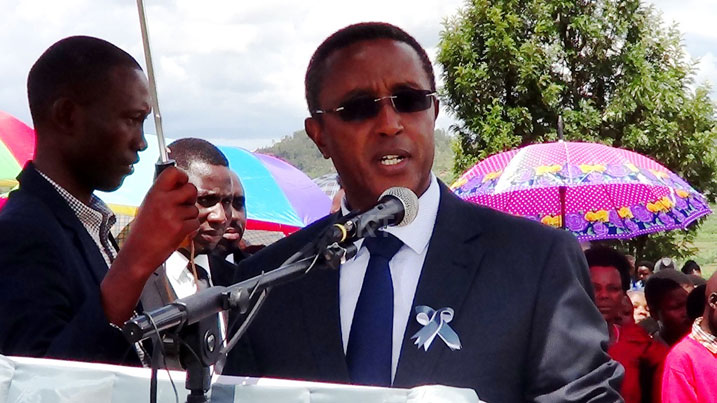 Minisitiri Vincent Biruta asaba abaturage gufatanya bakarwanya ingengabitekerezo ya Jenoside kugira ngo idakomeza gukura.