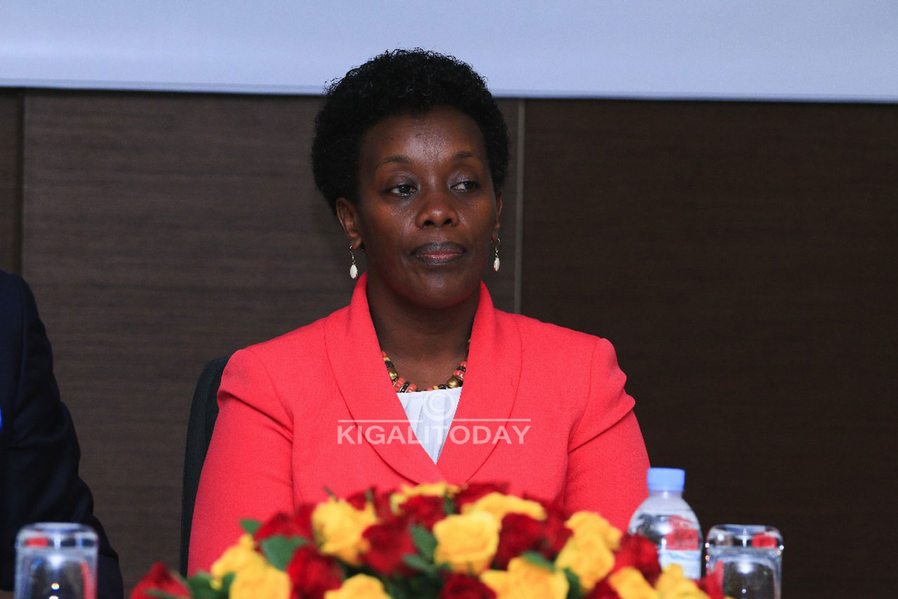 Minisitiri Dr Diane Gashumba avuga ko kuba mu Rwanda inkingo zigera ku bana benshi byagabanije impfu zabo