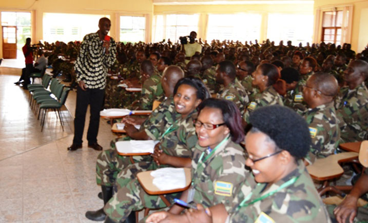 Minisitiri Kaboneka asaba abacuruzi bo mu Mujyi wa Kigali gukorera mu mucyo batanga umusoro uko bikwiye.